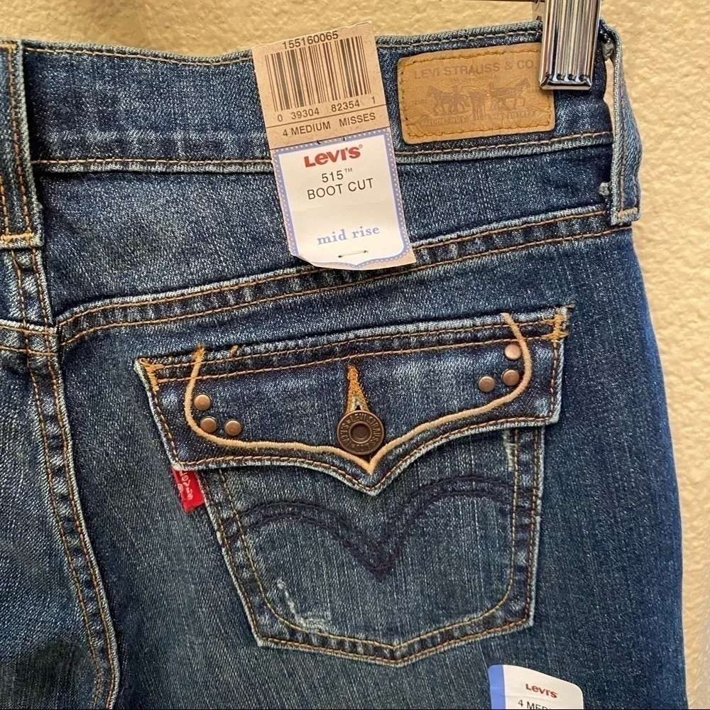 NWT~LEVI’S 515 Blue Boot Cut Mid Rise Jeans Size 4